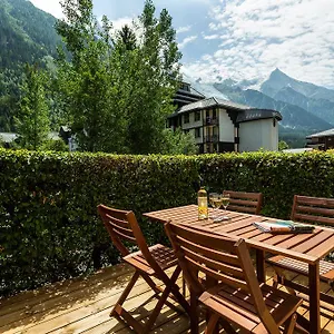 Jonquille Terrasse Centre Mont Blanc Chamonix